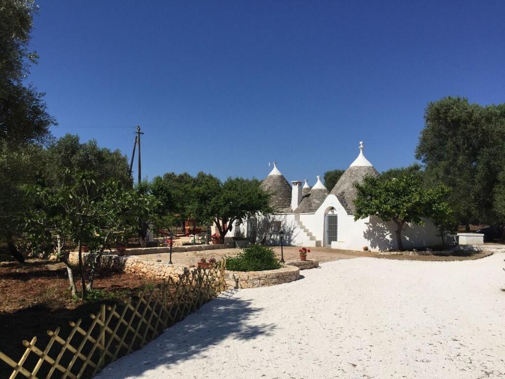 Chateaux Des Trulli Сан Микеле Салентино Екстериор снимка